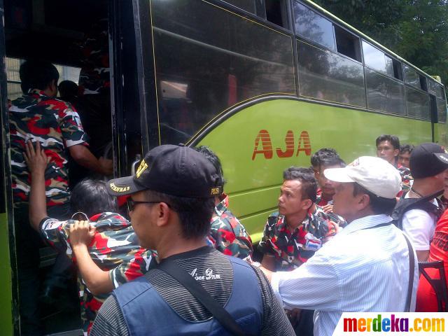 Foto : Halangi eksekusi lahan, 148 anggota Laskar Merah 