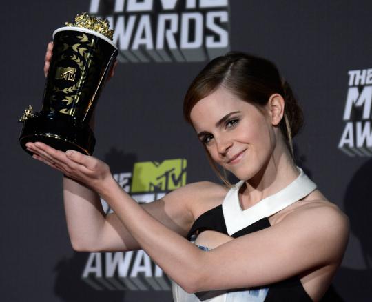 Peraih penghargaan MTV Movie Awards 2013