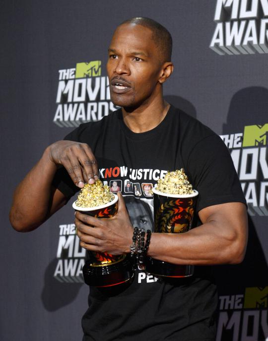 Peraih penghargaan MTV Movie Awards 2013