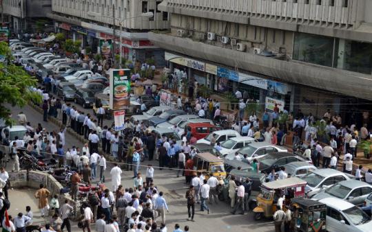 Gempa 7,8 SR, warga Iran dan Pakistan panik berhamburan