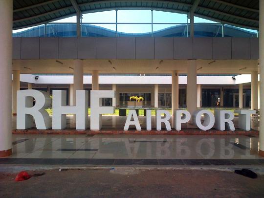Melihat penyelesaian pembangunan Bandara Raja Haji Fisabilillah