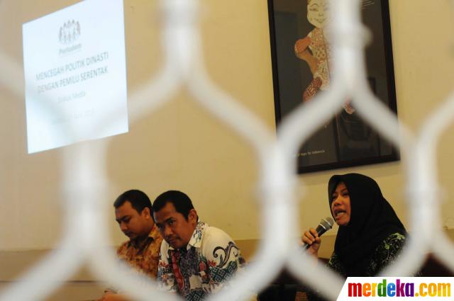 soal essay sistem politik indonesia