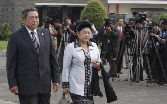 SBY dan Ibu Ani bertolak ke Singapura