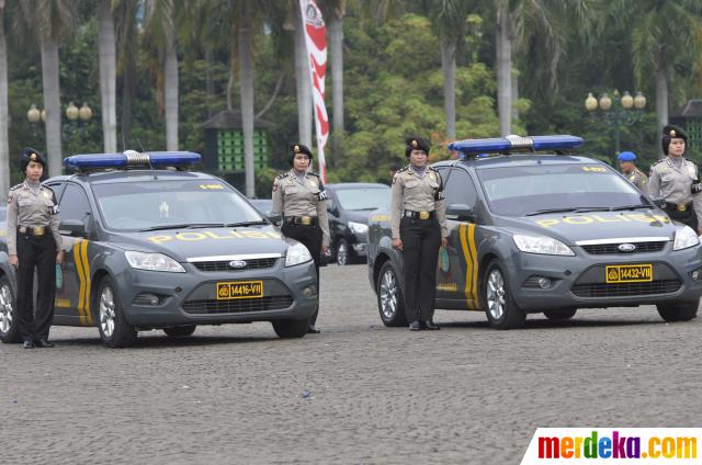 Foto : Aksi prajurit cantik TNI di HUT Kartini (2 