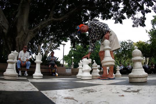 Main catur raksasa di Hyde Park Sydney