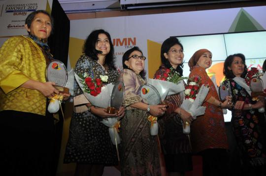 Dahlan Iskan berikan penghargaan Kartini BUMN 2013