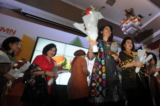 Dahlan Iskan berikan penghargaan Kartini BUMN 2013