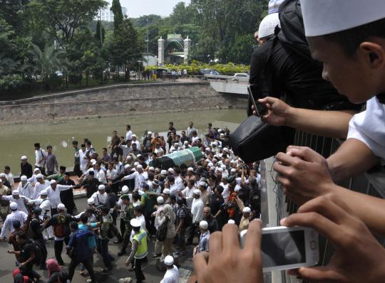 Ribuan simpatisan iringi jenazah Ustaz Jeffry menuju Istiqlal