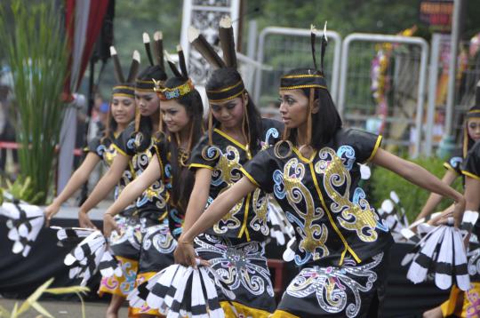 Meriahnya 'Pekan Dayak 2013' di Istora Senayan