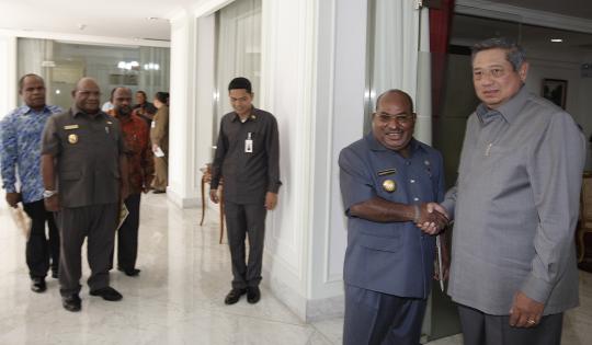 SBY terima Gubernur Papua di Kantor Presiden