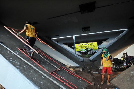 Jembatan layang Semanggi dipercantik