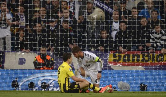 Aksi main kasar laga Real Madrid vs Borussia Dortmund 