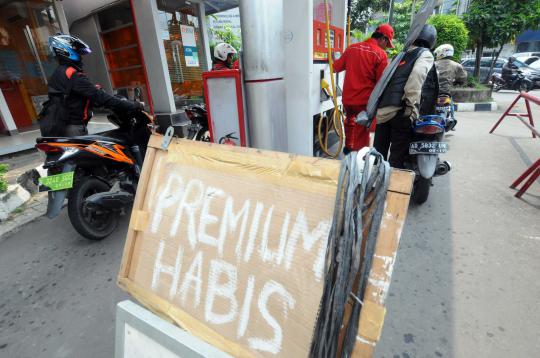 Demo Buruh, stok Premium di SPBU Menteng kehabisan