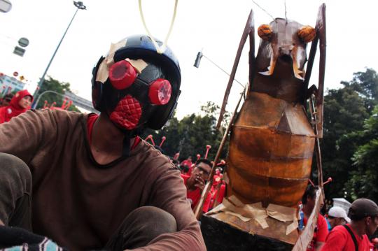 Aksi May Day, buruh joget poco-poco di depan Istana Presiden