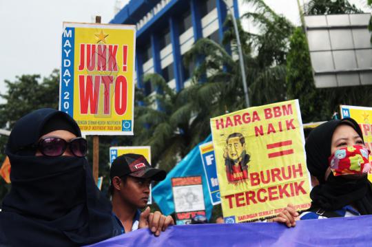 Aksi May Day, buruh joget poco-poco di depan Istana Presiden