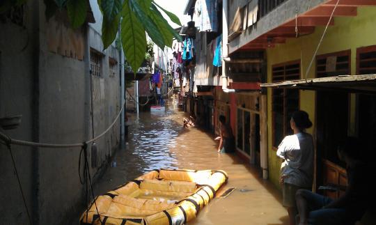 Kawasan Kampung Pulo terendam banjir 1 meter lebih