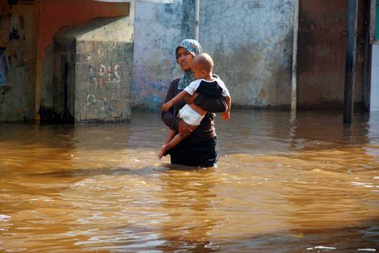 Banjir kiriman rendam Kampung Melayu