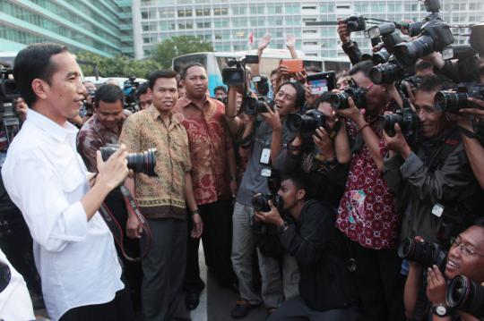 Jokowi mendadak jadi fotografer