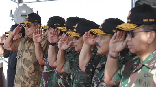 Presiden SBY tinjau latihan gabungan TNI di perairan Pulau Jawa