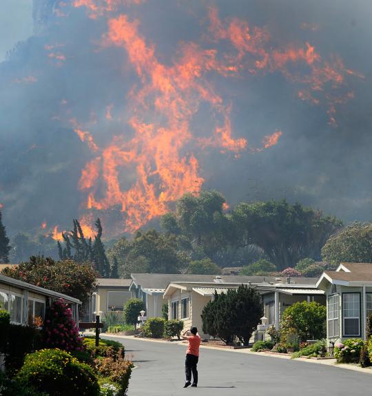 Kebakaran hutan California makin meluas