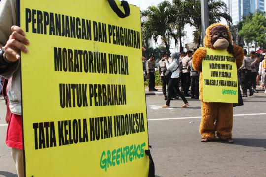 Demo Greenpeace tuntut perpanjangan moratorium hutan