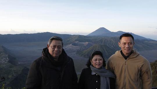 Presiden SBY dan keluarga nanjak Gunung Bromo