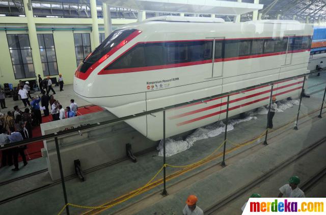 Foto : Dahlan Iskan hadiri launching kereta monorail di 