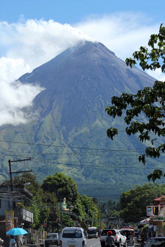 Gunung Mayon meletus, 4 pendaki tewas terjebak abu vulkanik