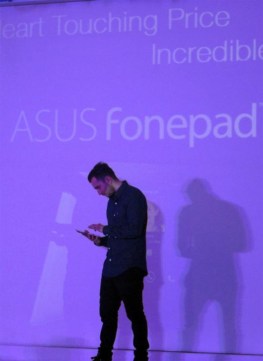 Peluncuran Asus Fonepad di Jakarta