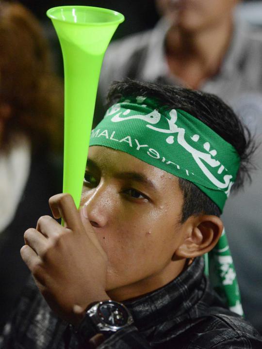 Puluhan ribu pendukung Anwar Ibrahim protes hasil pemilu