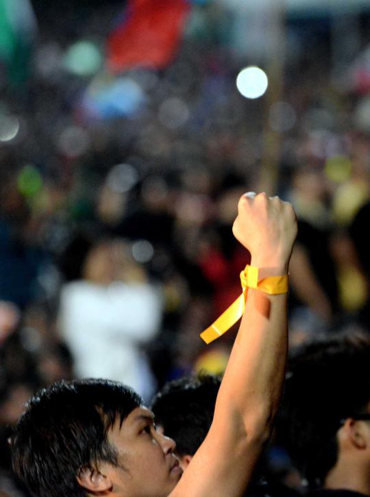 Puluhan ribu pendukung Anwar Ibrahim protes hasil pemilu