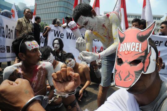 Aksi tolak narkoba di depan Kedubes Belanda