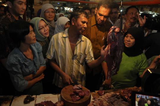 Mendag Gita Wirjawan sidak Pasar Klender