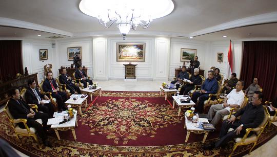 SBY rapat konsultasi dengan DPR di Kantor Presiden