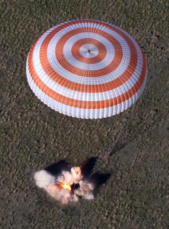 3 Astronot ISS mendarat ke bumi