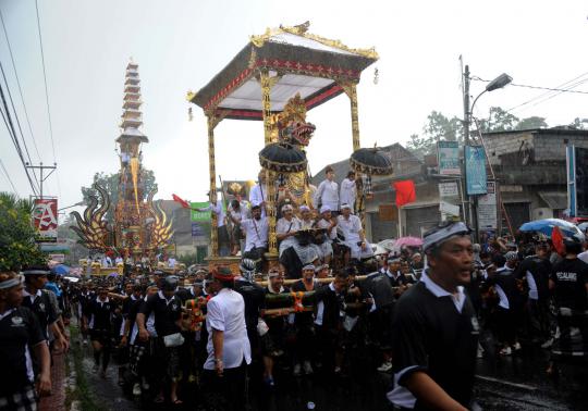 Ratusan warga iringi upacara ngaben Tjokorda Ngurah Wim Sukawati