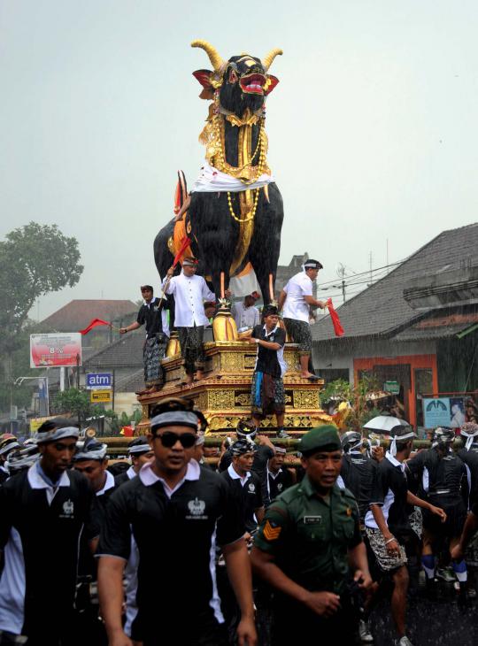 Ratusan warga iringi upacara ngaben Tjokorda Ngurah Wim Sukawati