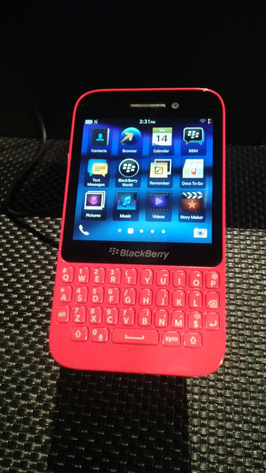 Bocoran foto BlackBerry Q5