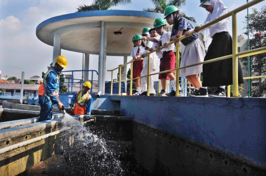 Mengunjungi instalasi pengelolaan air bersih (IPA) I Palyja