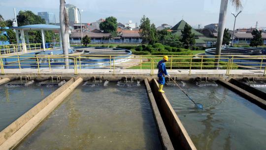 Mengunjungi instalasi pengelolaan air bersih (IPA) I Palyja