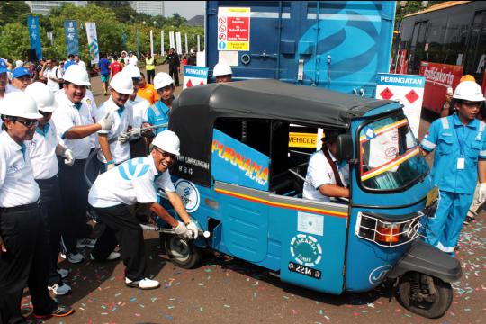 Jero Wacik pimpin peluncuran SPBG Mobile (MRU) di Monas