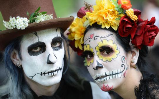 Puluhan ribu 'Zombie' ramaikan festival ghotic di Jerman