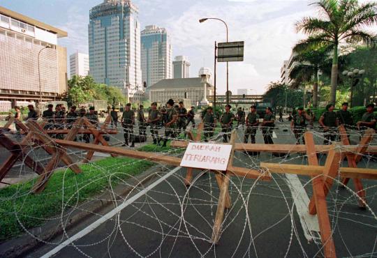 Mengenang 15 tahun momen lengsernya rezim Soeharto
