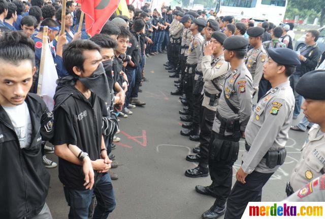  Foto  Ratusan mahasiswa Trisakti minta SBY tuntaskan 