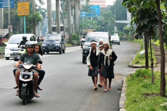 4 Orang suku Baduy keliling Ibu Kota