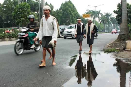4 Orang suku Baduy keliling Ibu Kota