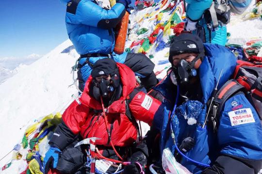 Pria berusia 80 tahun berhasil taklukkan Gunung Everest