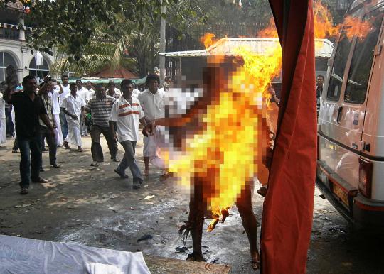 Gelar aksi protes, seorang biksu Sri Lanka nekat membakar diri