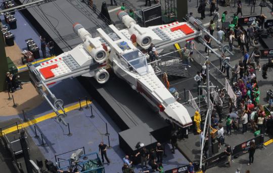Pesawat lego Star Wars terbesar sejagat