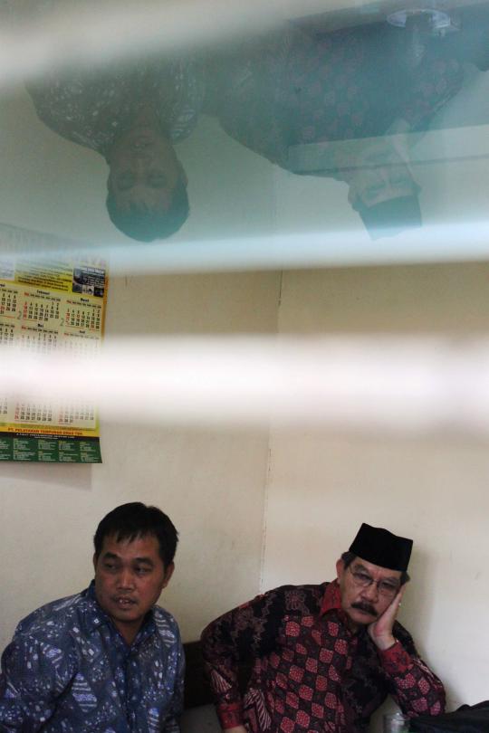 Menunggu sidang praperadilan, Antasari duduk termenung